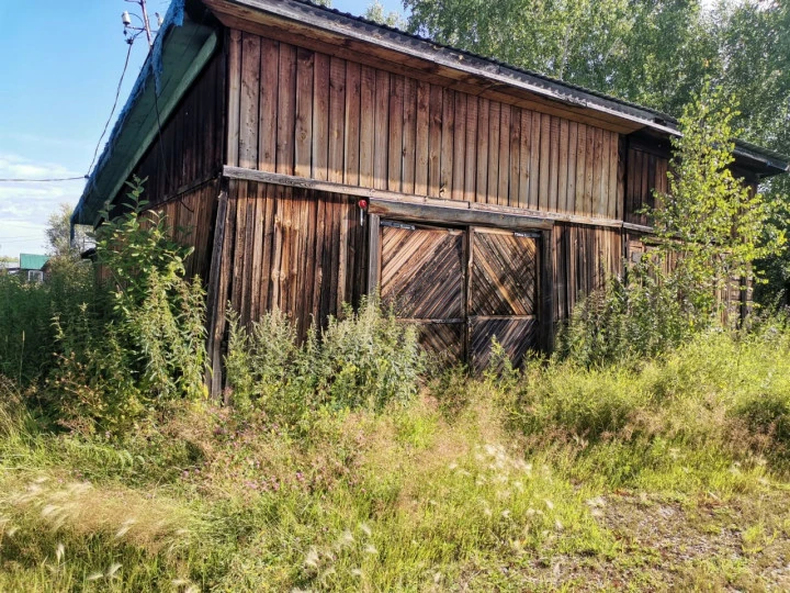 Продается Нежилое здание, Гараж и Земельный участок, Красноярский край, пгт Мотыгино, ул. Дачная, дом 18